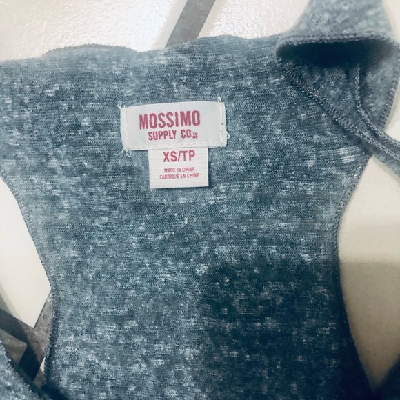 Workout outfit xs ALO spandex shorts and xs mossimo  cotton tank top - Picture 6 of 9